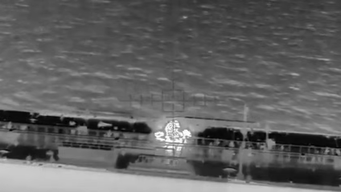 Vojna sa prvýkrát preniesla do Stredozemného mora. Ukrajinci hlásia zásah tankera z ruskej tieňovej flotily