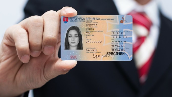 Občiansky preukaz s BIFO (ilustračná snímka)