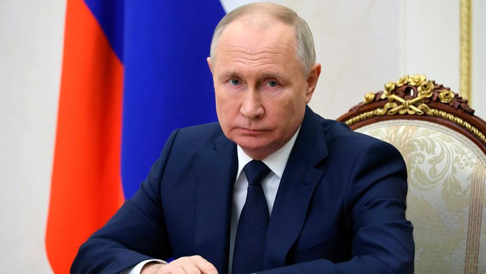 Putin obvinil Lotyšsko, že s Rusmi zaobchádza ako s ošípanými. Môže sa to obrátiť proti vám, varoval Rigu