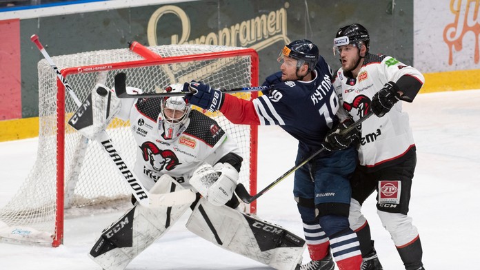 Extraliga: Slovan prestrihol Banskej víťaznú šnúru, Nitra dobyla Košice, Zvolen prestrieľal Nové Zámky