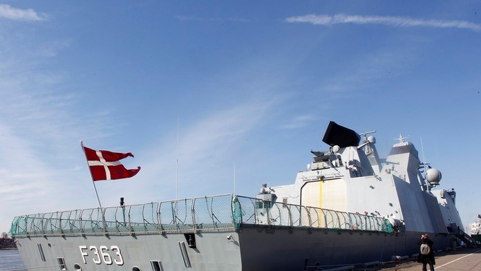 Dánska loď Niels Juel, na ktorej došlo k poruche