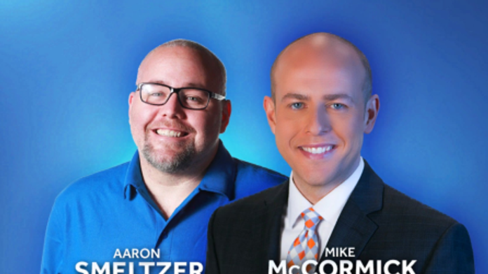 Reportér Mike McCormick a fotoreportér Aaron Smeltzer