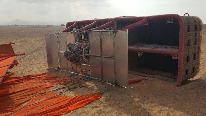 Spadnutý teplovzdušný balón neďaleko al-Madam v emiráte Šardžá.