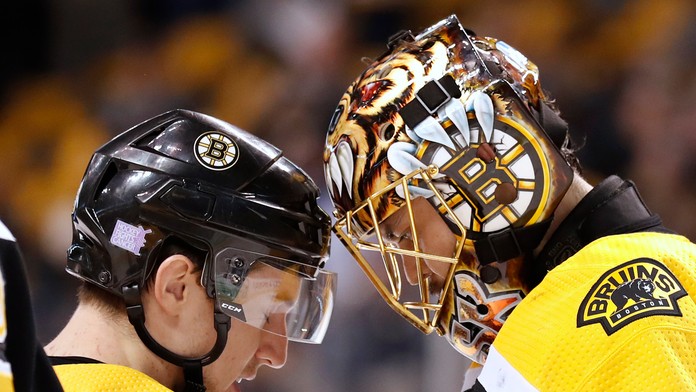 Známy moderátor dostal vyhadzov, sexuálne obťažoval kolegyňu