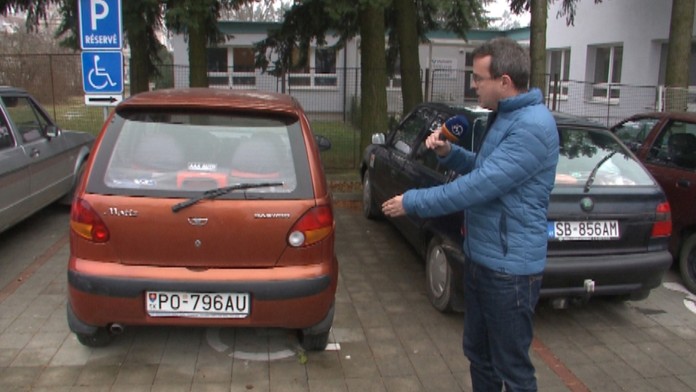 Nemá ho kto preparkovať. 