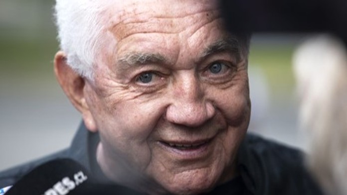 V stredu ho pustili na reverz, v piatok tam bol zas. Českého herca Jiřího Krampola záchranka zobrala na ARO