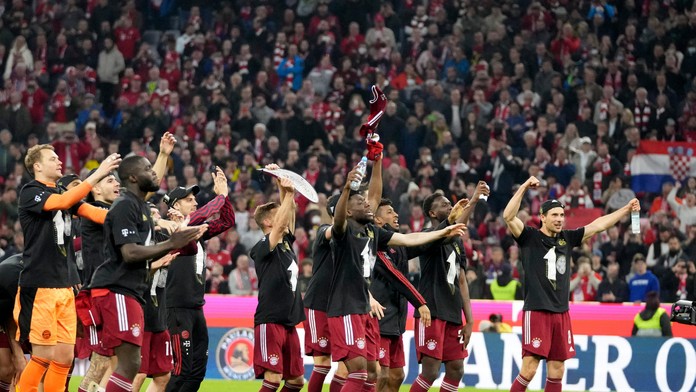 Bayern oslavuje nemecký titul.