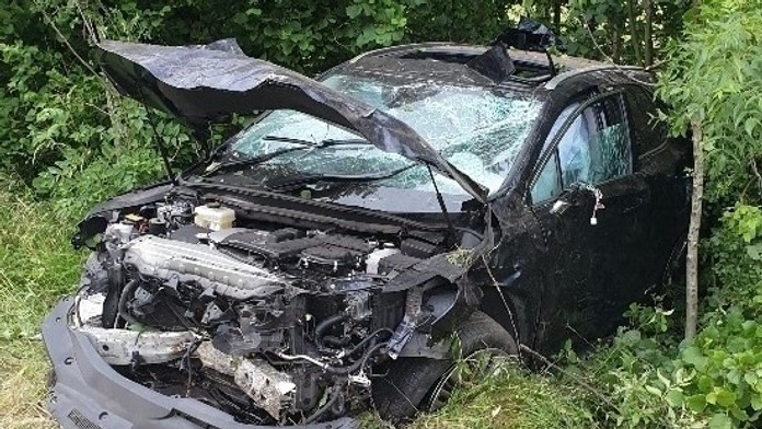 Zdemolované auto po dopravnej nehode.