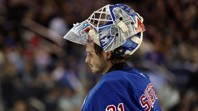 Kontrakt, čo vyráža dych. Rus trhá rekordy, v histórii zámorskej NHL žiadny brankár nezarábal viac