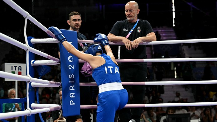 Talianka odchádzala s plačom. OH priniesli duel, ktorý poznačilo kontroverzné rozhodnutie MOV