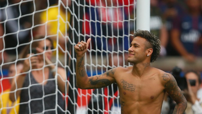 Neymara predstavili fanúšikom Paríža St. Germain. Toto sú jeho prvé slová