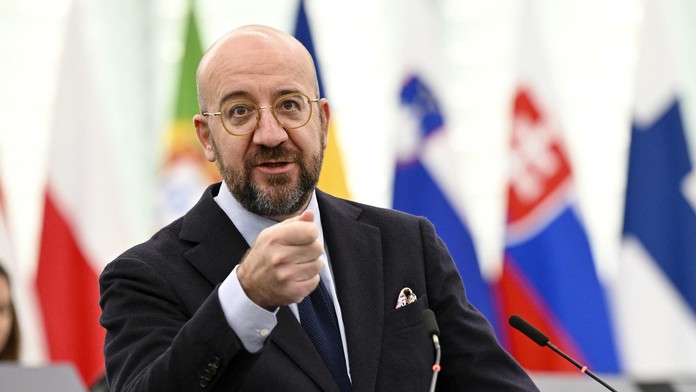 Šéf Európskej rady sarkasticky zablahoželal Putinovi k víťazstvu hneď v prvý deň volieb