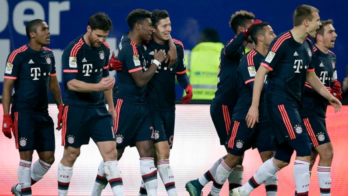 Hráči klubu Bayern Mnichov, štvrtý zľava Robert Lewandowski.