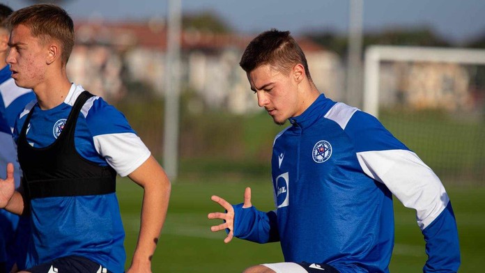 Na chráničoch má mená svojich blízkych, sníva o talianskej reprezentácii. Mladý talent však háji slovenské farby (rozhovor)