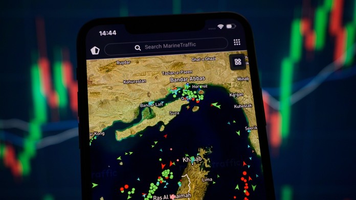 Oznámenie o otvorení Hormuzského prielivu prudko zrazilo ceny ropy