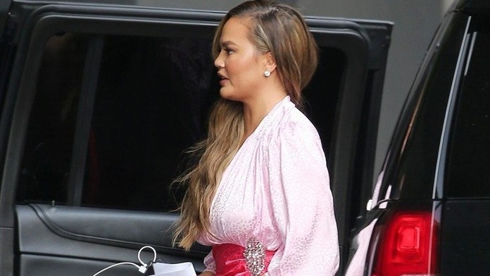 Chrissy Teigen v LA