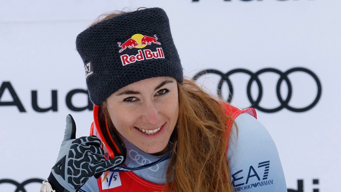 Shiffrinová využila neprítomnosť Vlhovej na navýšenie náskoku. Úvodné Super G ovládla talianska zjazdárka