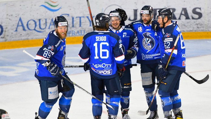 Gólová radosť hráčov Popradu v semifinále Kaufland play off Tipos extraligy proti Michalovciam.