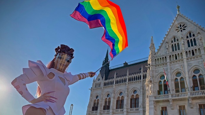 Tisíce ľudí protestovali proti zákazu "propagácie" homosexuality