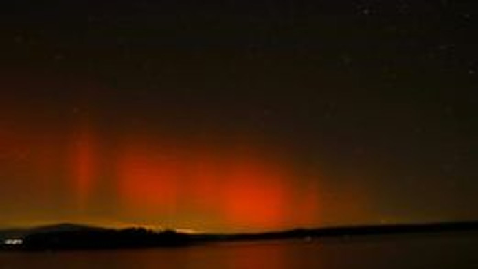 FOTO: Nočná obloha opäť hrala farbami. Nad Slovenskom sa objavila polárna žiara