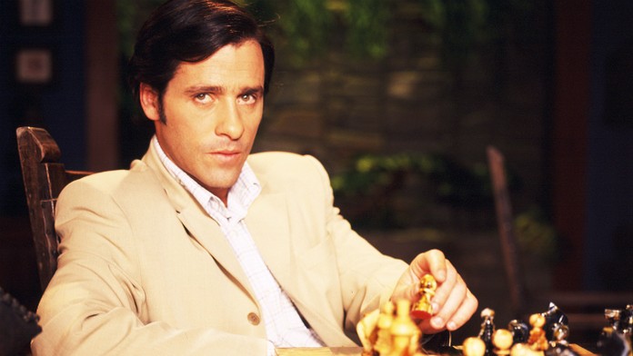 Juan Pablo Shuk ako Fernando v Skrytej vášni