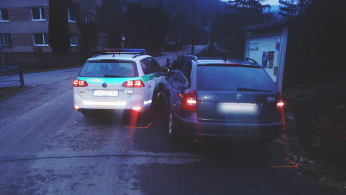 Auto, ktoré polícia zabavila cudzincovi.