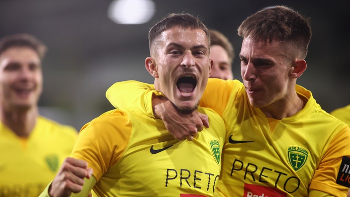 Niektorí hráči stále nechápu, že sme v najvyššej súťaži, vravel kouč Komárna. Žilina chce viac aj od divákov