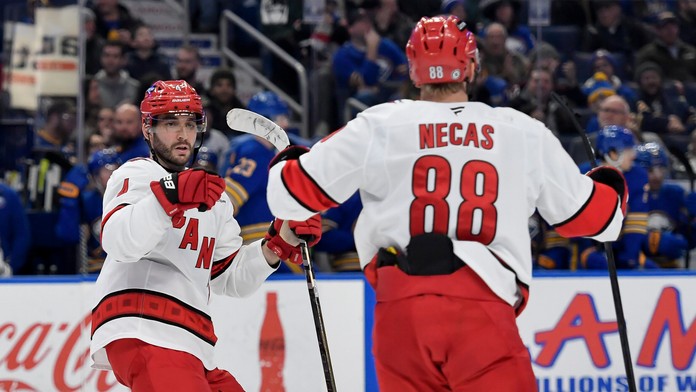 Veľké zmeny v NHL. Colorado získalo Nečasa výmenou za Rantanena, z Chicaga odchádza Hall
