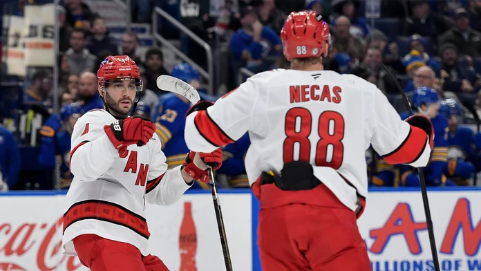 Veľké zmeny v NHL. Colorado získalo Nečasa výmenou za Rantanena, z Chicaga odchádza Hall