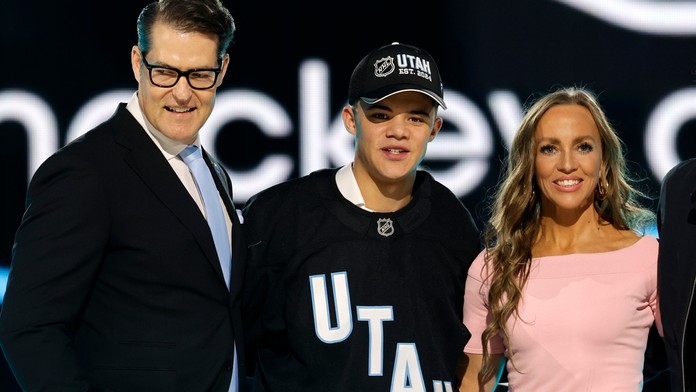 Nový klub NHL si upísal syna slávneho hokejistu. Miloš Kelemen má o konkurenta navyše