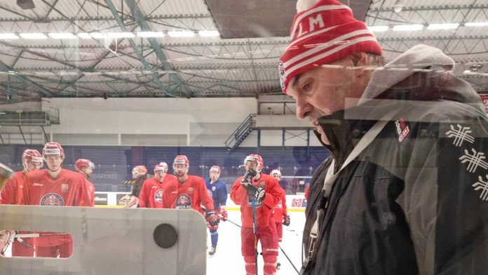 Bokroš sa stal trénerom už šiesteho extraligového mužstva. Za asistenta si vybral Hrnčára