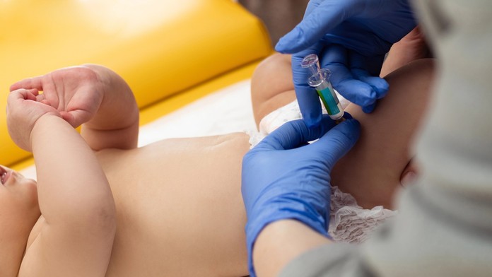 Nežiadúce účinky antibiotík u dojčiat: Môžu zhoršiť imunitnú reakciu na očkovanie