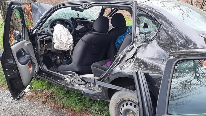 nehoda, levice, policia, umrtie, krimi, cesta