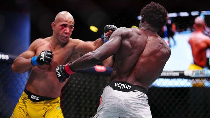 UFC: Cannonier v zápase večera zdolal Rodriguesa, skvelým výkonom sa blysol aj Shahbazyan