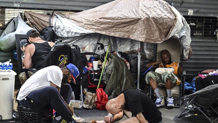 Drogovo závislí na ulici vo Philadelphii