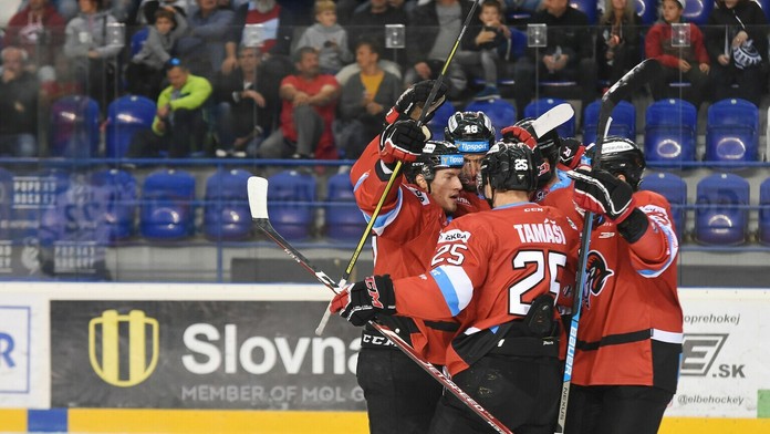 Radosť hráčov Michaloviec po góle proti Liptovskému Mikulášu.