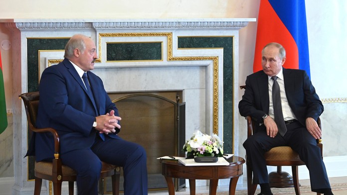 Vladimir Putin sa stretol s Alexandrom Lukašenkom