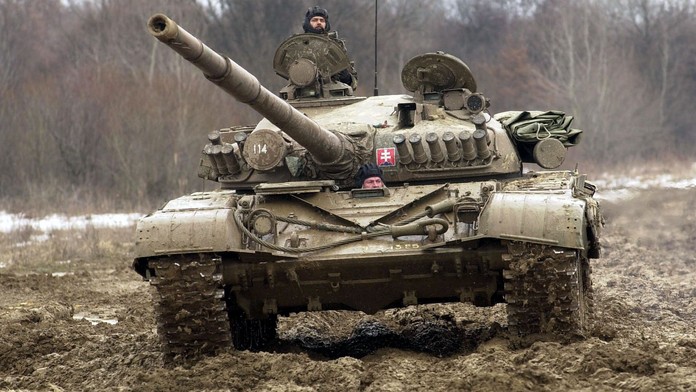 Darujeme Ukrajine ďalšiu vojenskú techniku? Hovorí sa o našich tridsiatich starých tankoch T-72