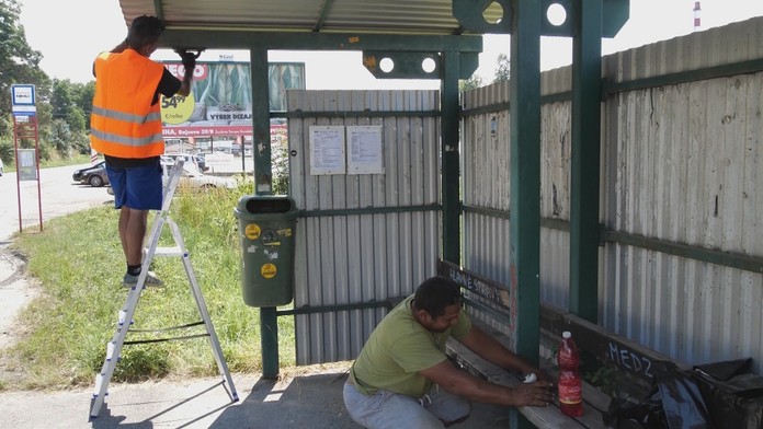 Žilinskí zamestnanci v práci.