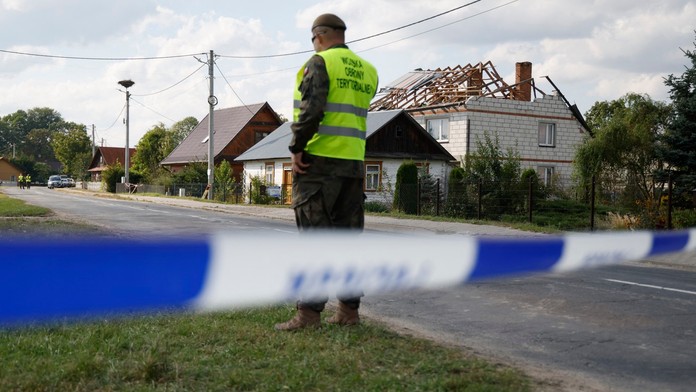 Rodinná návšteva sa zmenila na horor. Šesťročné dieťa bodol do chrbta vlastný otec
