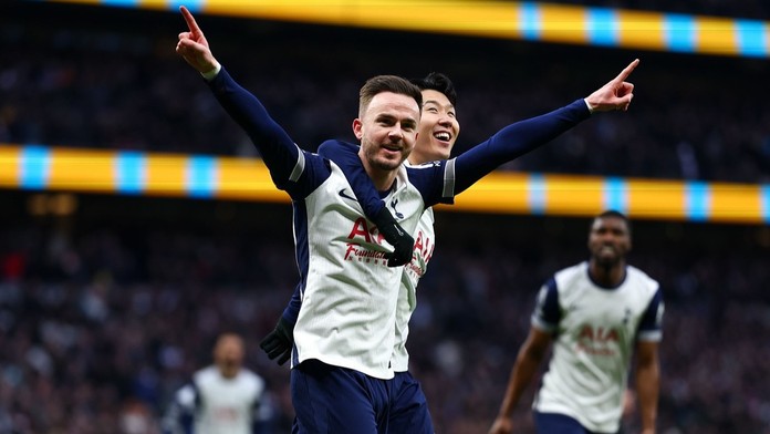 Šláger kola Premier League ovládol Tottenham, Liverpool kráča neohrozene za titulom