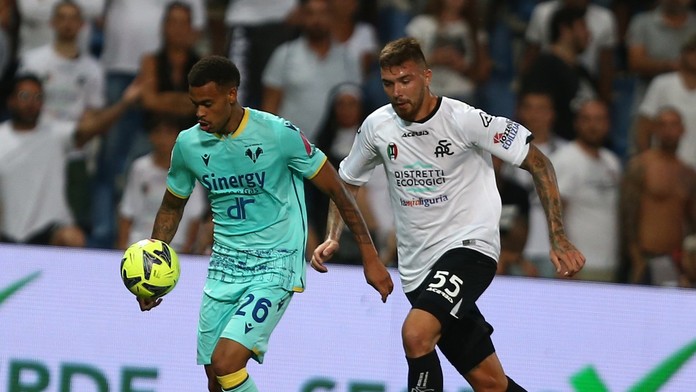 Hellas Verona sa zachránil v najvyššej talianskej súťaži, keď zdolal Speziu. Duda nehral pre zranenie