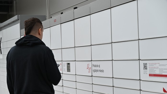 Na vyzdvihnutie balíkov bude menej času. Známa doručovateľská služba prichádza s dôležitou zmenou