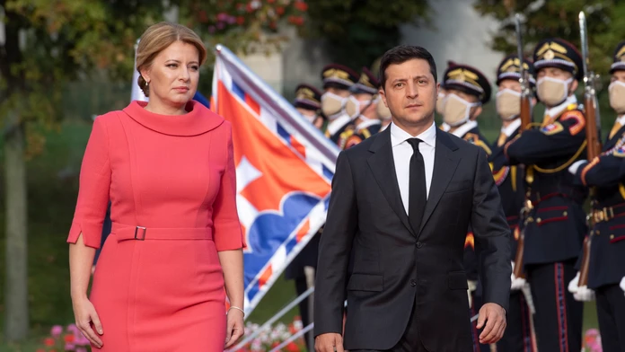 Volodymyr Zelenskyj volal prezidentke Čaputovej. V prvých ôsmich slovách povedal úplne všetko
