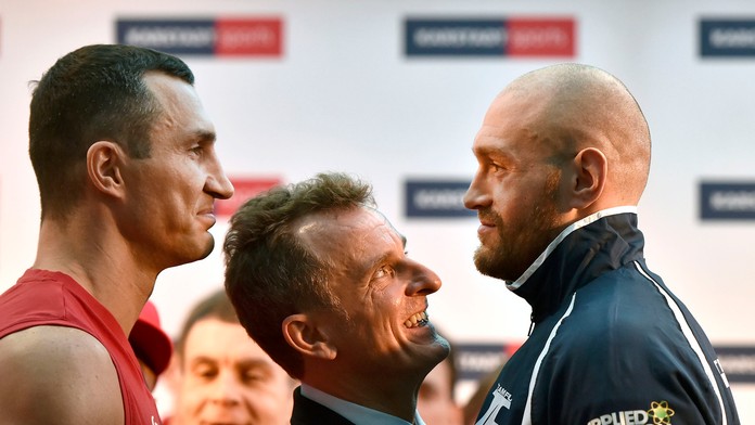 Váženie pred duelom Kličko-Fury.