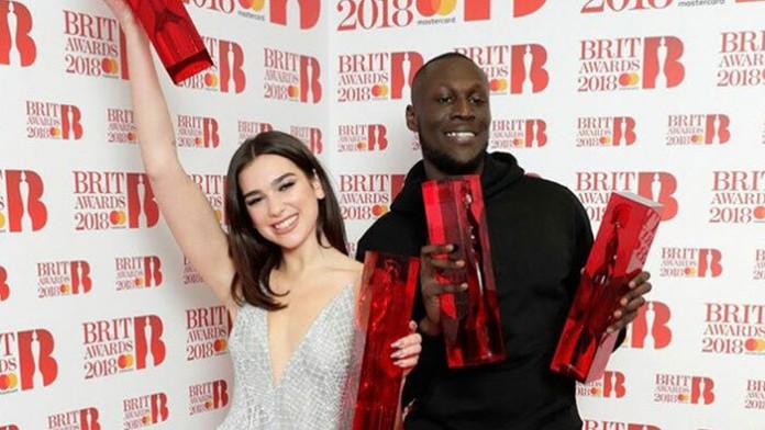 Speváčka Dua Lipa a raper Stormzy