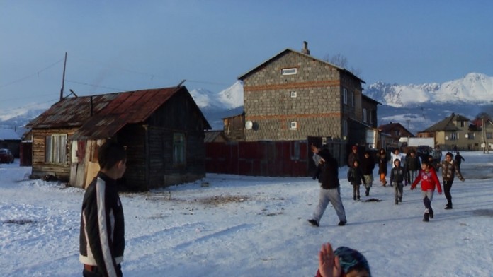 Mnoho detí stále žije v nevyhovujúcich podmienkach.