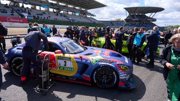 Preteky, na ktoré sa chystal aj Verstappen, poznačila obrovská tragédia. Jazdec veľkú zrážku neprežil