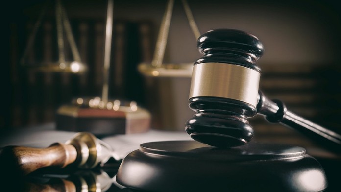 Sudcovské kladivko.