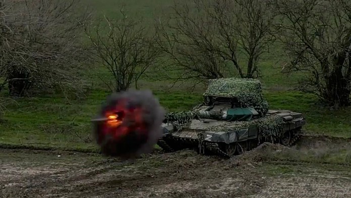 Rusi hlásia postup v smere na Bachmut. Po urputných bojoch dobyli dve dediny